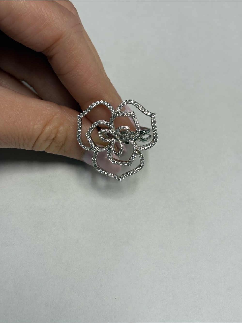 Suzy Levian Sample Sterling Silver Floral Pavé Ring - White CZ Rose Design NWT